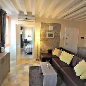 New And Spacious Appartement Venise